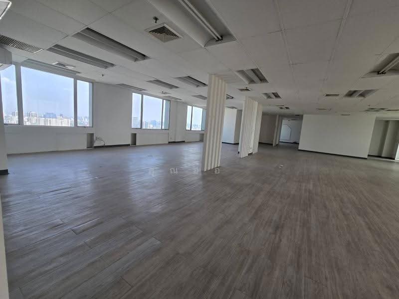 ให้เช่าสำนักงาน อาคารฟอรั่มทาวเวอร์ ชั้น 36 | 572 ตร.ม. ทั้งชั้นมีเพียง 1 Office ทำเลดี ใกล้ MRT, Bangkok, Huai Khwang, Bangkok, , 572 sqm, Office Space For Rent, by คุณอ้อ, 500504677 - DDproperty.com