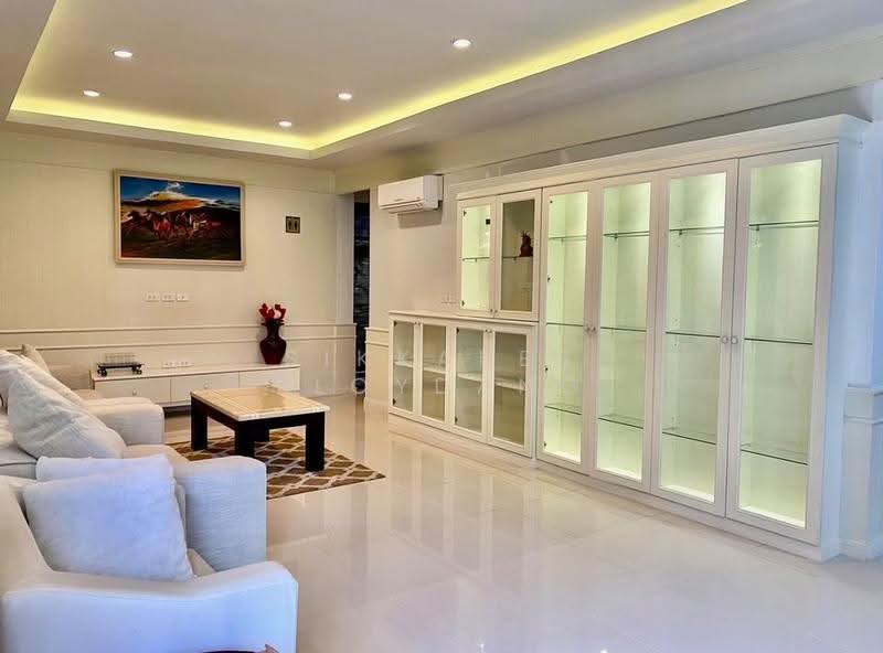 4-BR House, Phuket, Kathu, Phuket, 4 Bedrooms, 382 sqm, Single Detached House For Sale, by Sikkares Ploydang, 500504861 - DDproperty.com