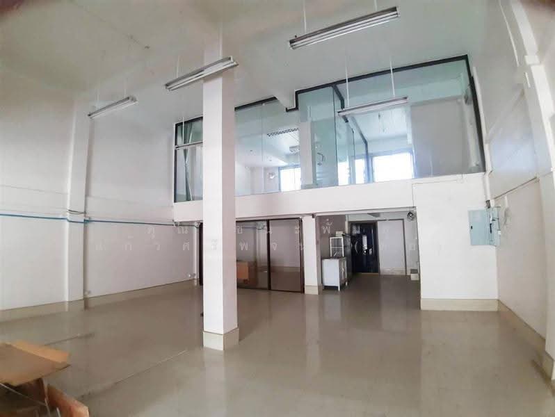 อาคารพาณิชย์ 4 ชั้น 32 ตร.ว. ใกล้โรงพยาบาลจุฬารัตน์9 ติดถนนกิ่งแก้ว, Samut Prakan, ถนนกิ่งแก้ว, Rachathewa, Bang Plee, Samut Prakan, , 200 sqm, Shophouse For Sale, by คุณ ชนะพันธุ์ แก้วศรีพจน์ (ต่อ), 500504867 - DDproperty.com
