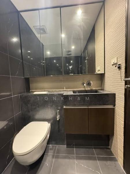 H Sukhumvit 43, Bangkok, 28 Sukhumvit 34 Road, Khlong Tan Nua, Watthana, Bangkok, 2 Bedrooms, 62 sqm, Condo For Rent, by Isika Tonkham, 500504874 - DDproperty.com