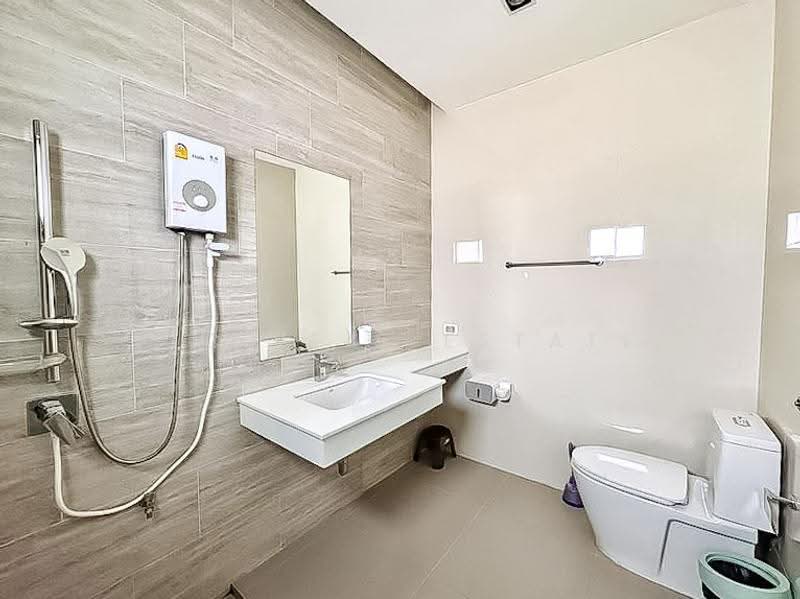 Stylish House for Sale Rong Po 4 Bedrooms Fully Furnished, Chon Buri (Pattaya), Bang Lamung, Bang Lamung (Pattaya), Chon Buri (Pattaya), 4 Bedrooms, 186 sqm, Single Detached House For Sale, by PLC real estate, 500504882 - DDproperty.com