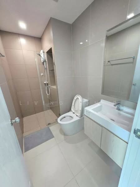 Rich Park @ Triple Station, Bangkok, 591 Srinakarin Road, Suan Luang, Bangkok, 1 Bedroom, 30 sqm, Condo For Rent, by Living Condo, 500504928 - DDproperty.com