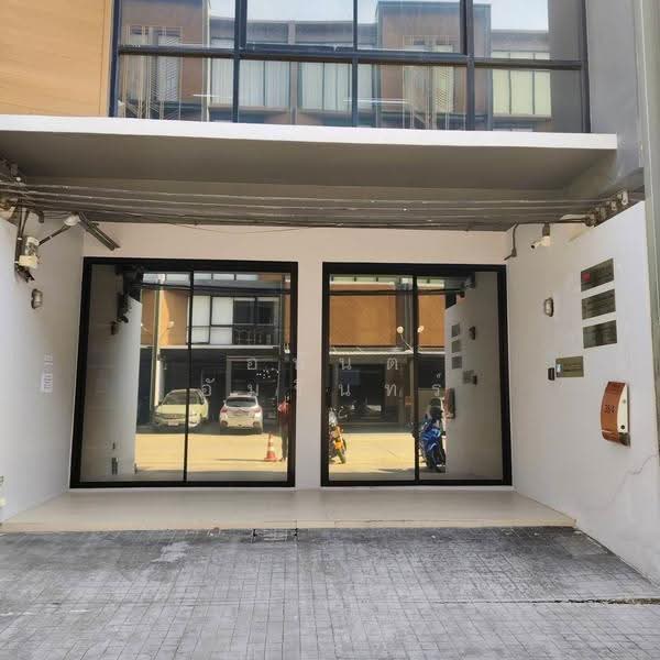 ขายโฮมออฟฟิศ 5 ชั้น The Pride Sukhumvit 77 ขนาด 27 ตร.ว. ใกล้ BTS อ่อนนุช, Bangkok, PJ59+74 Bangkok, On Nut, Suan Luang, Bangkok, 2 Bedrooms, 380 sqm, Townhouse For Sale, by อนันต์ อัมรินทร์, 500505033 - DDproperty.com