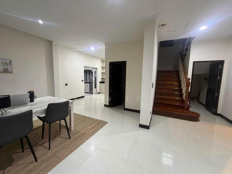 House for Rent Sukhumvit 71Ekkamai | Multiple Access Routes | Small Pets Allowed (SPSEVE2262), Bangkok, สุขุมวิท 71, Khlong Tan Nua, Watthana, Bangkok, 3 Bedrooms, 250 sqm, Single Detached House For Rent, by Khun Eve, 500505086 - DDproperty.com