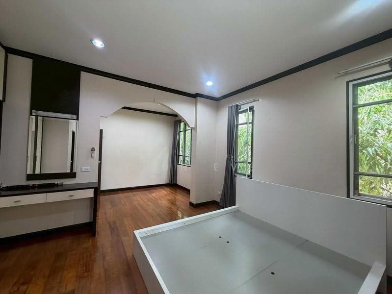 ให้เช่าบ้านเดี่ยว สุขุมวิท 71 เอกมัย เข้าออกได้หลายทาง เลี้ยงสัตว์ตัวเล็กได้ ( SPSEVE2262 ), กรุงเทพ, สุขุมวิท 71, คลองตันเหนือ, วัฒนา, กรุงเทพ, 250 ตร.ม., บ้านเดี่ยว ให้เช่า, โดย Khun Eve, 500505086 - DDproperty.com