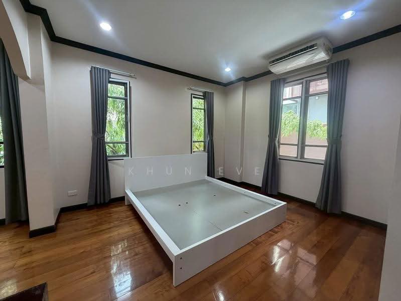 House for Rent Sukhumvit 71Ekkamai | Multiple Access Routes | Small Pets Allowed (SPSEVE2262), Bangkok, สุขุมวิท 71, Khlong Tan Nua, Watthana, Bangkok, 3 Bedrooms, 250 sqm, Single Detached House For Rent, by Khun Eve, 500505086 - DDproperty.com