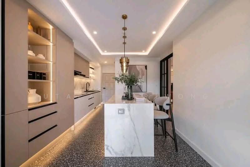 Fifty Fifth Tower : ฟิฟตี้ฟิฟท์ ทาวเวอร์, กรุงเทพ, 84 ซอยสุขุมวิท 55 ถนนสุขุมวิท, คลองตันเหนือ, วัฒนา, กรุงเทพ, 165 ตร.ม., คอนโด ขาย, โดย Sutapat Pariwong, 500505117 - DDproperty.com