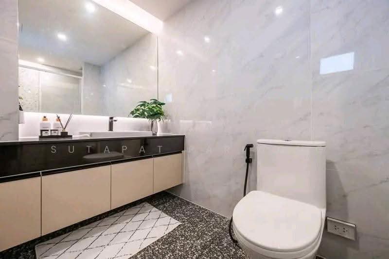 Fifty Fifth Tower : ฟิฟตี้ฟิฟท์ ทาวเวอร์, กรุงเทพ, 84 ซอยสุขุมวิท 55 ถนนสุขุมวิท, คลองตันเหนือ, วัฒนา, กรุงเทพ, 165 ตร.ม., คอนโด ขาย, โดย Sutapat Pariwong, 500505117 - DDproperty.com