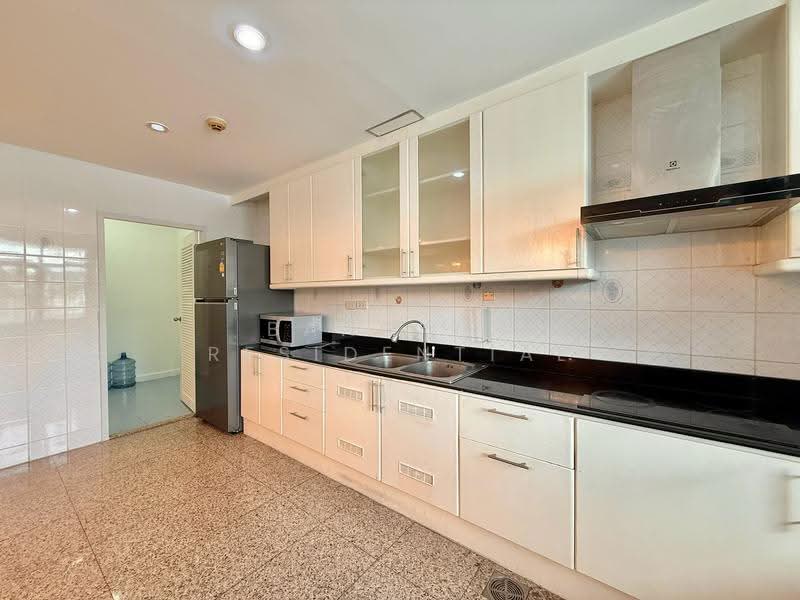 Royal Castle Sukhumvit, Bangkok, 30 Soi Sukhumvit 39, Khlongtoei Nua, Watthana, Bangkok, 3 Bedrooms, 160 sqm, Condo For Rent, by Bangkok Residential, 500505245 - DDproperty.com