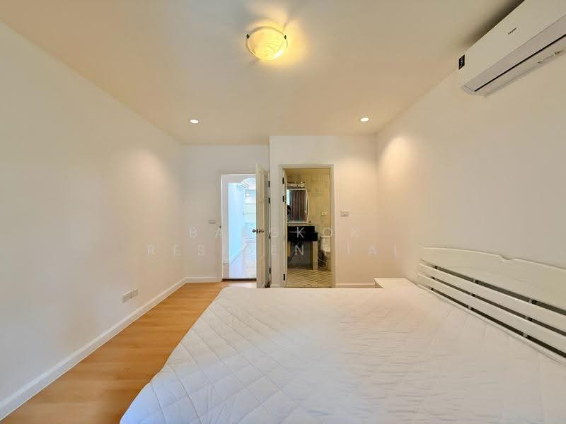 Royal Castle Sukhumvit, Bangkok, 30 Soi Sukhumvit 39, Khlongtoei Nua, Watthana, Bangkok, 3 Bedrooms, 160 sqm, Condo For Rent, by Bangkok Residential, 500505245 - DDproperty.com
