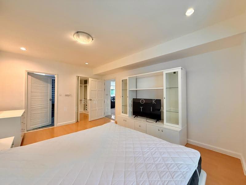 Royal Castle Sukhumvit, Bangkok, 30 Soi Sukhumvit 39, Khlongtoei Nua, Watthana, Bangkok, 3 Bedrooms, 160 sqm, Condo For Rent, by Bangkok Residential, 500505245 - DDproperty.com