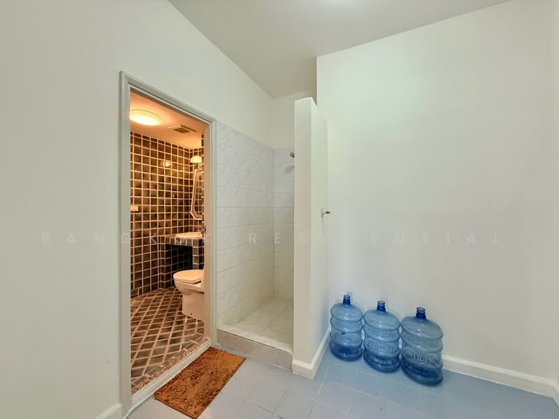 Royal Castle Sukhumvit, Bangkok, 30 Soi Sukhumvit 39, Khlongtoei Nua, Watthana, Bangkok, 3 Bedrooms, 160 sqm, Condo For Rent, by Bangkok Residential, 500505245 - DDproperty.com