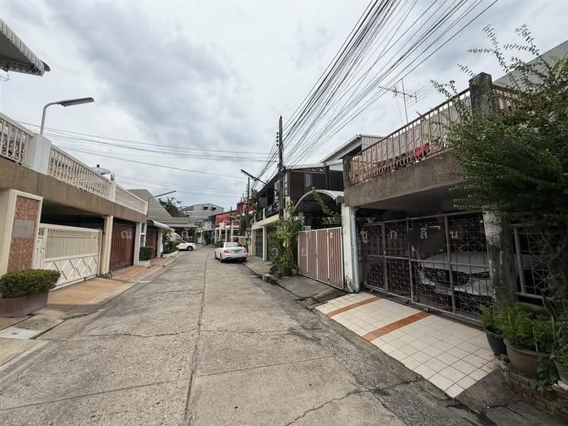 เสียงสนนิเวศน์ ซอยสุขุมวิท68, กรุงเทพ, ถนนสุขุมวิท, บางนา, กรุงเทพ, 110 ตร.ม., ทาวน์เฮ้าส์ ขาย, โดย คุณ กัญพิชา ชูกลิ่น (ฝ้าย), 500505306 - DDproperty.com