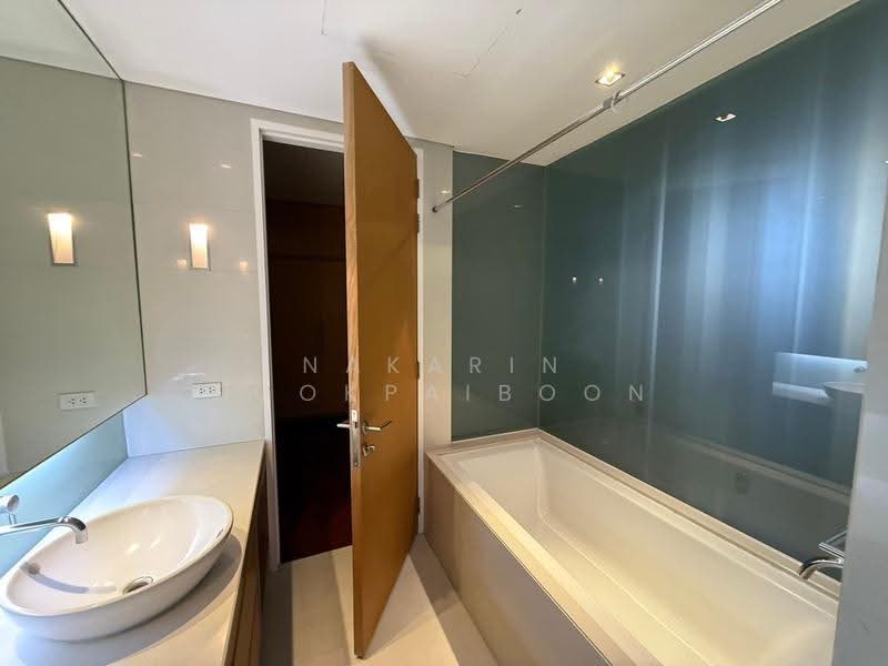 Domus 18, Bangkok, Soi Sukhumvit 18, Khlong Toei, Bangkok, 2 Bedrooms, 135 sqm, Condo For Rent, by Nakarin Sookpaiboon, 500505342 - DDproperty.com