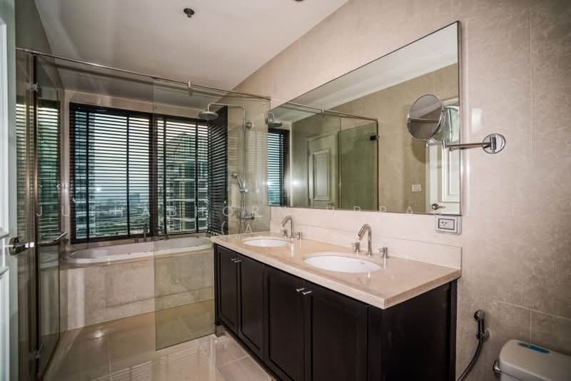 The Emporio Place, Bangkok, 93 Soi Sukhumvit 24, Sukhumvit Road, Khong Tan, Khlong Toei, Bangkok, 3 Bedrooms, 170 sqm, Condo For Rent, by Juthabhorn Uppachit (Amy), 500505412 - DDproperty.com