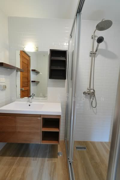 Von Napa Sukhumvit 38, Bangkok, Soi Sukhumvit 38, Phra Kanong, Khlong Toei, Bangkok, 1 Bedroom, 55 sqm, Condo For Rent, by Nakarin Sookpaiboon, 500505430 - DDproperty.com