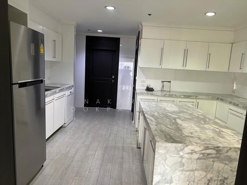 Kallista Mansion, Bangkok, 64 Soi Sukhumvit 11, Khlongtoei Nua, Watthana, Bangkok, 4 Bedrooms, 315 sqm, Condo For Rent, by Nakarin Sookpaiboon, 500505456 - DDproperty.com