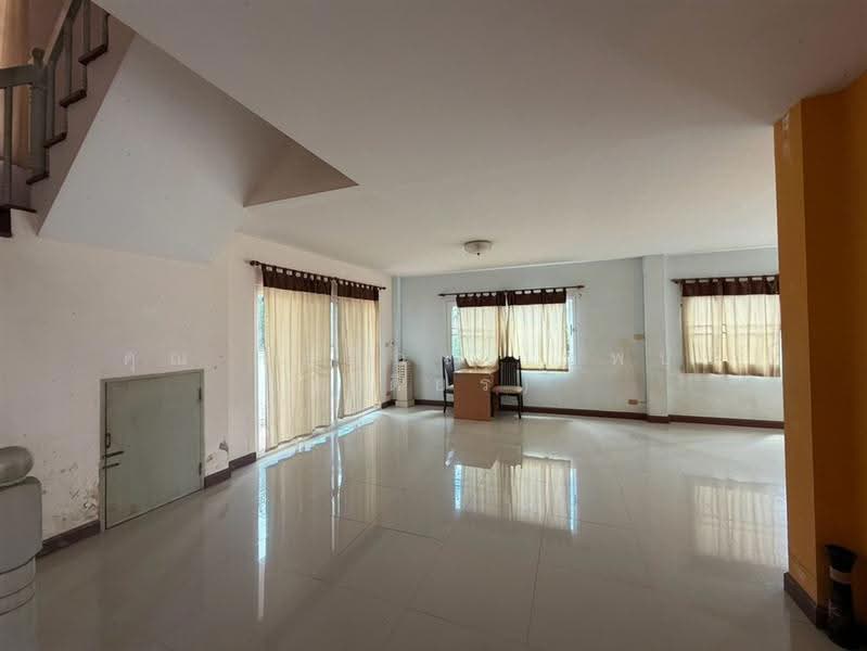 ฟลอร่าวิลล์ สุวินทวงศ์38, Bangkok, ถนนสุวินทวงศ์, Lam Phak Chi, Nong Chok, Bangkok, 4 Bedrooms, 300 sqm, Single Detached House For Sale, by คุณ เอมิกา เทพบุรี (เดียร์), 500505504 - DDproperty.com