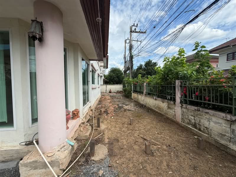 ฟลอร่าวิลล์ สุวินทวงศ์38, Bangkok, ถนนสุวินทวงศ์, Lam Phak Chi, Nong Chok, Bangkok, 4 Bedrooms, 300 sqm, Single Detached House For Sale, by คุณ เอมิกา เทพบุรี (เดียร์), 500505504 - DDproperty.com