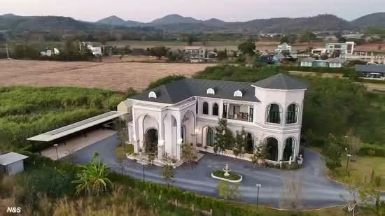 ขายคฤหาสน์เขาใหญ่ Luxury Villa ปากช่อง เขาใหญ่, Nakhon Ratchasima, Pong Ta Long, Pak Chong, Nakhon Ratchasima, 3 Bedrooms, 750 sqm, Single Detached House For Sale, by Ohm Panitarn, 500505537 - DDproperty.com