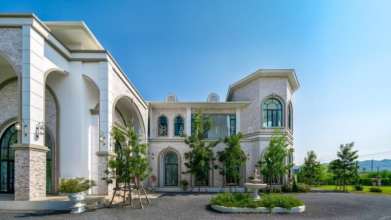 ขายคฤหาสน์เขาใหญ่ Luxury Villa ปากช่อง เขาใหญ่, Nakhon Ratchasima, Pong Ta Long, Pak Chong, Nakhon Ratchasima, 3 Bedrooms, 750 sqm, Single Detached House For Sale, by Ohm Panitarn, 500505537 - DDproperty.com