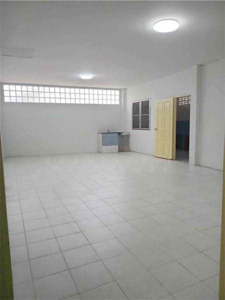 Townhome for rent near Big C Don Chan, Chiang Mai Rental Price: 13,000 THB / month No.7H360, Chiang Mai, Tha Sa La, Muang Chiang Mai, Chiang Mai, 2 Bedrooms, 100 sqm, Townhouse For Rent, by Baandeedee Chiangmai, 500505540 - DDproperty.com