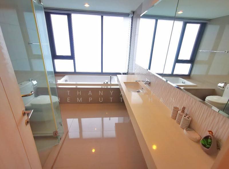 Rhythm Sukhumvit 42, Bangkok, Soi Sukhumvit 42, Sukhumvit Road, Phra Kanong, Khlong Toei, Bangkok, 2 Bedrooms, 80 sqm, Condo For Rent, by Thanyalak Premputtiphan, 500505592 - DDproperty.com