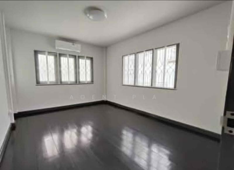 For Rent: Renovated 2-Story House in Chokchai 4, near Chokchai 4 Yellow Line BTS Station (SPSAD4140), Bangkok, Lat Phrao, Bangkok, 3 Bedrooms, 200 sqm, Single Detached House For Rent, by Agent Pla, 500505595 - DDproperty.com