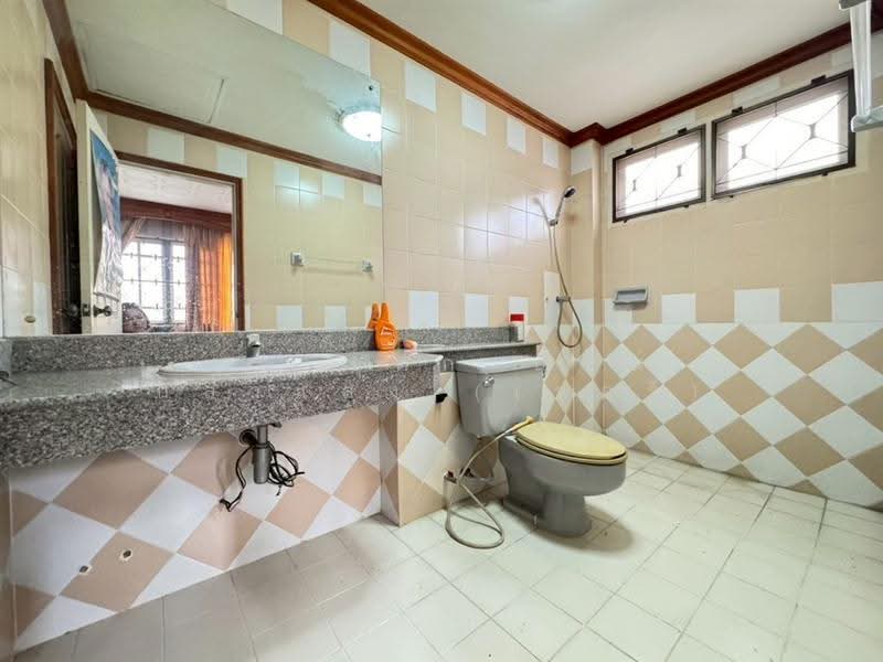Vararom Prachauthit 98, Bangkok, Soi Pracha Uthit 98, Pracha Uthit Road, Thung Khru, Bangkok, 3 Bedrooms, 400 sqm, Single Detached House For Sale, by คุณ ชุติกาญจน์ กล่ำแสง (เชอรี่), 500505685 - DDproperty.com
