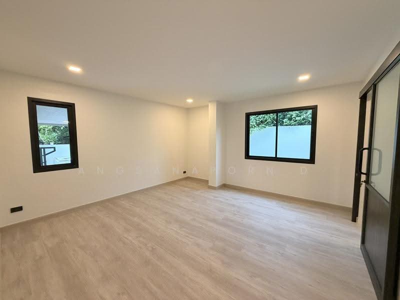 Manthana Wongwaen-Pinklao, Nonthaburi, Soi Wat Phra Ngoen, Plai Bang, Bang Kruai, Nonthaburi, 4 Bedrooms, 400 sqm, Single Detached House For Sale, by Angsanaporn D, 500505690 - DDproperty.com