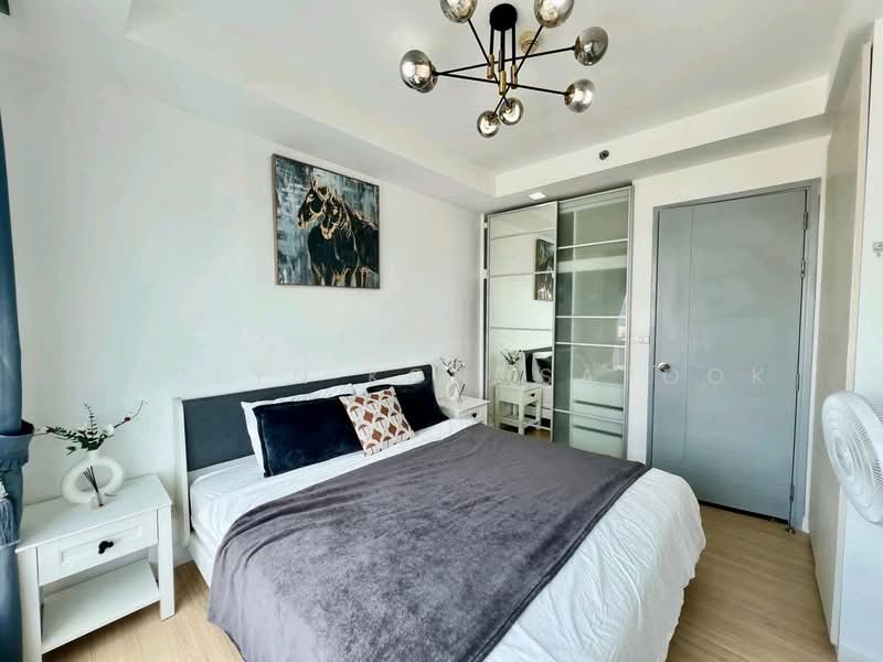Thru Thonglor, Bangkok, Petchaburi Road, Bang Kapi, Huai Khwang, Bangkok, 1 Bedroom, 37 sqm, Condo For Rent, by Natlyn Kongsapook, 500505700 - DDproperty.com