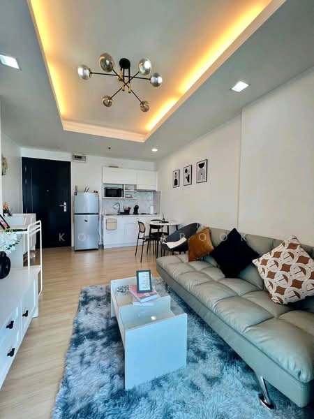 Thru Thonglor, Bangkok, Petchaburi Road, Bang Kapi, Huai Khwang, Bangkok, 1 Bedroom, 37 sqm, Condo For Rent, by Natlyn Kongsapook, 500505700 - DDproperty.com