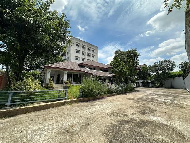 บ้านเดี่ยว 2 ชั้น 217 ตร.ว. ซอยเทศบาลนิมิตรใต้ ซอย1 ถนนเทศบาลสงเคราะห์, กรุงเทพ, ถนนเทศบาลสงเคราะห์, ลาดยาว, จตุจักร, กรุงเทพ, 800 ตร.ม., บ้านเดี่ยว ขาย, โดย คุณ ยุทธการ อินธิสอน (แบงค์), 500505718 - DDproperty.com