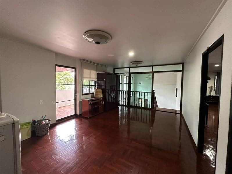 บ้านเดี่ยว 2 ชั้น 217 ตร.ว. ซอยเทศบาลนิมิตรใต้ ซอย1 ถนนเทศบาลสงเคราะห์, Bangkok, ถนนเทศบาลสงเคราะห์, Lat Yao, Chatuchak, Bangkok, 4 Bedrooms, 800 sqm, Single Detached House For Sale, by คุณ ยุทธการ อินธิสอน (แบงค์), 500505718 - DDproperty.com