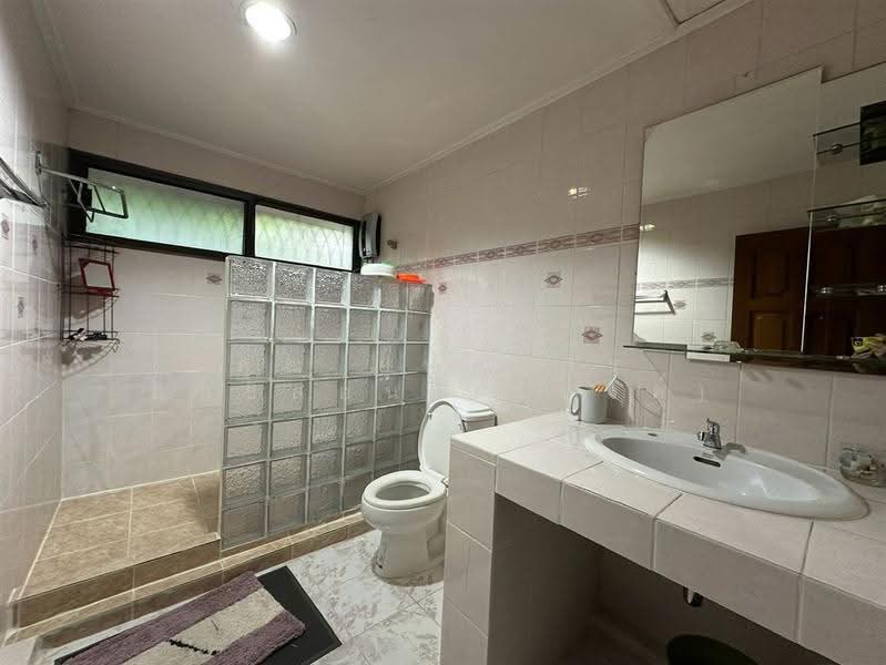 บ้านเดี่ยว 2 ชั้น 217 ตร.ว. ซอยเทศบาลนิมิตรใต้ ซอย1 ถนนเทศบาลสงเคราะห์, Bangkok, ถนนเทศบาลสงเคราะห์, Lat Yao, Chatuchak, Bangkok, 4 Bedrooms, 800 sqm, Single Detached House For Sale, by คุณ ยุทธการ อินธิสอน (แบงค์), 500505718 - DDproperty.com