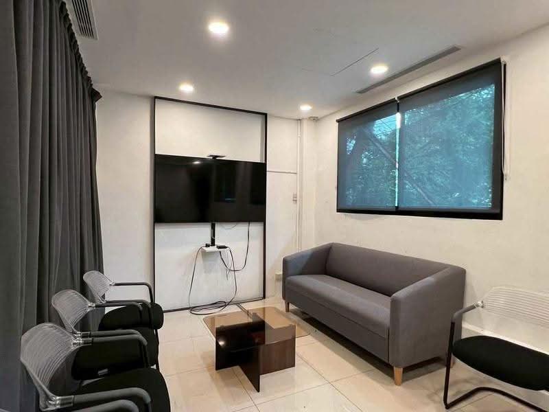 For Rent: Warehouse + Office with Cargo Lift, Sukhumvit 103 (SPSSR371), Bangkok, สุขุมวิท 103, Bang Na Nuea, Bang Na, Bangkok, , 350 sqm, Shophouse For Rent, by Khun Poon, 500505808 - DDproperty.com
