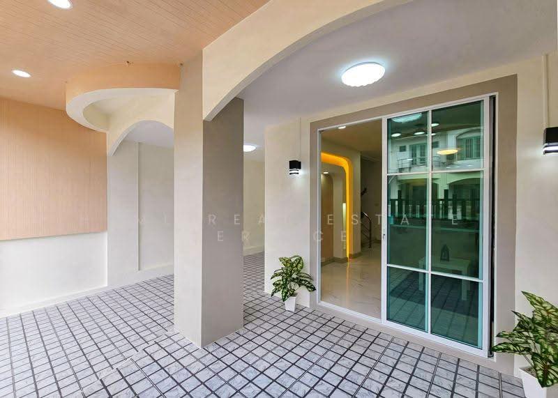 Sucha 1, Nonthaburi, Bang Bua Thong - Suphanburi Road, Lahan, Bang Bua Thong, Nonthaburi, 5 Bedrooms, 170 sqm, Townhouse For Sale, by HOME Real Estate Service, 500505825 - DDproperty.com