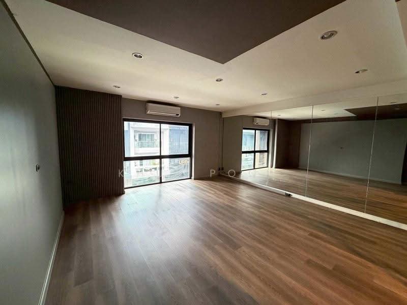 For Rent: 3-Story Commercial Building | 300 sq.m. | Near DONKI Mall Ekkamai (SPSSR372), Bangkok, เอกมัย, Khlong Tan Nua, Watthana, Bangkok, , 300 sqm, Shophouse For Rent, by Khun Poon, 500505843 - DDproperty.com