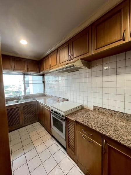 The Executive Regent, Bangkok, 2264/3 Nanglinchee Road, Chong Nonsi, Yan Nawa, Bangkok, 3 Bedrooms, 147 sqm, Condo For Sale, by PROPMATCH CO., LTD., 500505890 - DDproperty.com