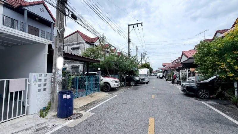 Sap Din Thong Namdaeng, Samut Prakan, Thepharak Road, Thepharak, Muang Samut Prakarn, Samut Prakan, 2 Bedrooms, 100 sqm, Townhouse For Sale, by คุณ พิมพ์สิริ ( ทราย ), 500505908 - DDproperty.com