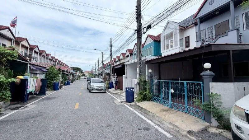 Sap Din Thong Namdaeng, Samut Prakan, Thepharak Road, Thepharak, Muang Samut Prakarn, Samut Prakan, 2 Bedrooms, 100 sqm, Townhouse For Sale, by คุณ พิมพ์สิริ ( ทราย ), 500505908 - DDproperty.com