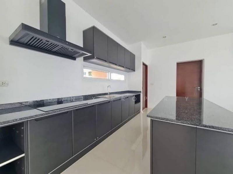 Seabreeze Villa Pattaya, Chon Buri (Pattaya), ถนนสุขุมวิท, Bang Lamung, Bang Lamung (Pattaya), Chon Buri (Pattaya), 5 Bedrooms, 330 sqm, Single Detached House For Sale, by Connex Property, 500506064 - DDproperty.com