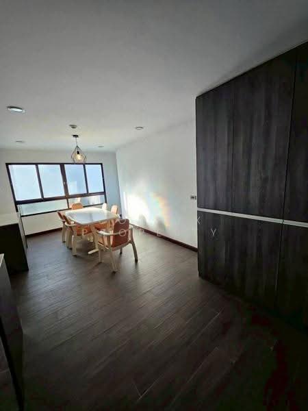 Lumpini Place Narathiwas Ratchanakarin, Bangkok, 200 Naradhiwas Rajanagarindra Rd, Chong Nonsi, Yan Nawa, Bangkok, 3 Bedrooms, 135 sqm, Condo For Sale, by Connex Property, 500506280 - DDproperty.com