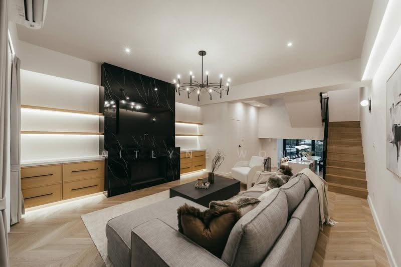 Regent 71 Place, Bangkok, Phra Kanong Nua, Watthana, Bangkok, 5 Bedrooms, 350 sqm, Townhouse For Rent, by Caitlyne Wong, 500506410 - DDproperty.com