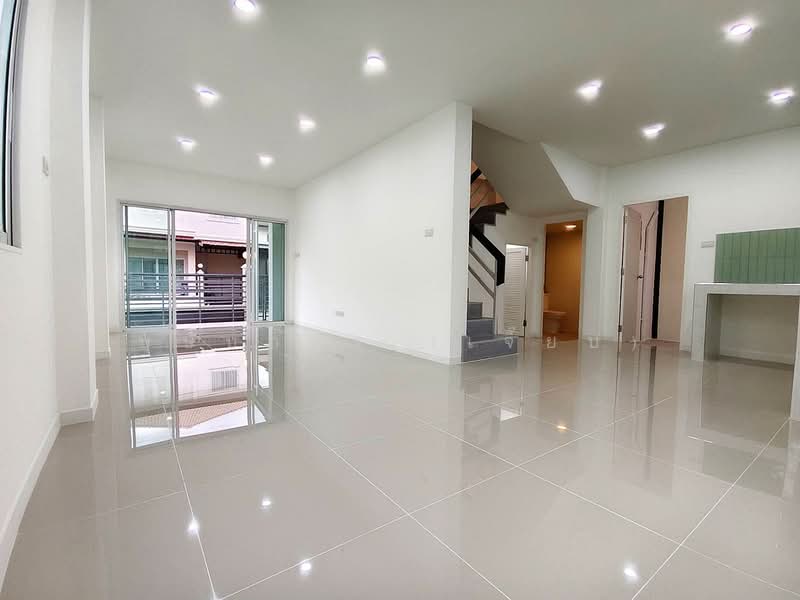 บ้านหลังมุม รีโนเวทใหม่ หมู่บ้านบางกอก การ์เด้นท์ ซอยวัดส้มเกลี้ยง ปิ่นเกล้า บรมราชชนนี, Nonthaburi, สำเร็จพัฒนา, Sala Klang, Bang Kruai, Nonthaburi, 3 Bedrooms, 130 sqm, Single Detached House For Sale, by บุษบากร (เจี๊ยบ), 500506414 - DDproperty.com