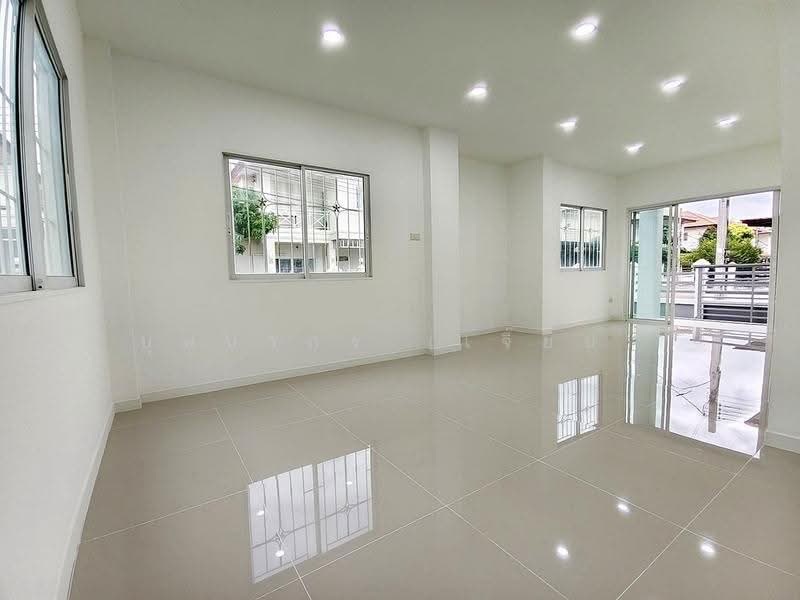 บ้านหลังมุม รีโนเวทใหม่ หมู่บ้านบางกอก การ์เด้นท์ ซอยวัดส้มเกลี้ยง ปิ่นเกล้า บรมราชชนนี, Nonthaburi, สำเร็จพัฒนา, Sala Klang, Bang Kruai, Nonthaburi, 3 Bedrooms, 130 sqm, Single Detached House For Sale, by บุษบากร (เจี๊ยบ), 500506414 - DDproperty.com