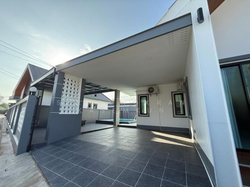 3-BR Villa, Chon Buri (Pattaya), Bang Lamung, Bang Lamung (Pattaya), Chon Buri (Pattaya), 3 Bedrooms, 200 sqm, Villa For Rent, by Sirisongkran Kasemkun, 500506474 - DDproperty.com