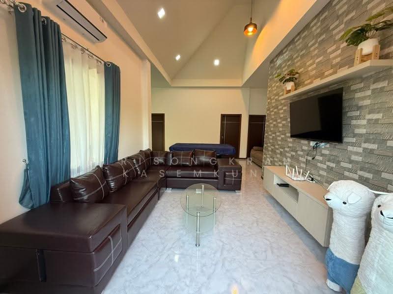 3-BR Villa, Chon Buri (Pattaya), Bang Lamung, Bang Lamung (Pattaya), Chon Buri (Pattaya), 3 Bedrooms, 200 sqm, Villa For Rent, by Sirisongkran Kasemkun, 500506474 - DDproperty.com