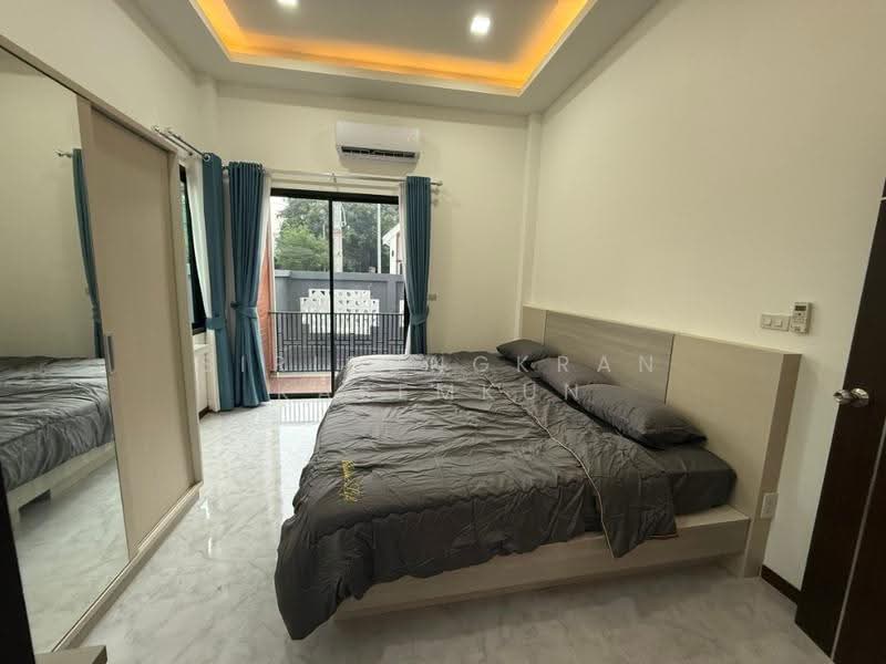 3-BR Villa, Chon Buri (Pattaya), Bang Lamung, Bang Lamung (Pattaya), Chon Buri (Pattaya), 3 Bedrooms, 200 sqm, Villa For Rent, by Sirisongkran Kasemkun, 500506474 - DDproperty.com