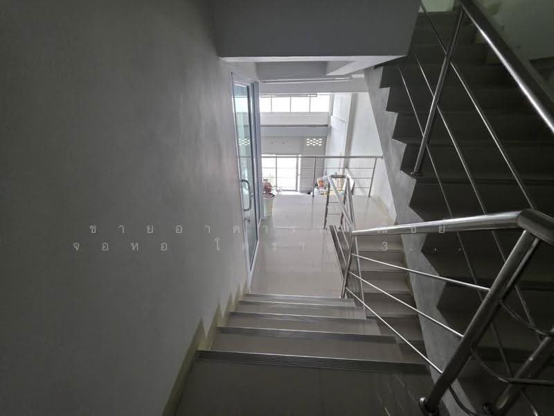 ขายอาคารพาณิชย์ จอหอ โคราช 3 ชั้นครึ่ง 231 ตร.ม. ติดถนนสุรนารายณ์, นครราชสีมา, จอหอ, เมืองนครราชสีมา, นครราชสีมา, 231 ตร.ม., ทาวน์เฮ้าส์ ขาย, โดย คุณนก, 500506504 - DDproperty.com
